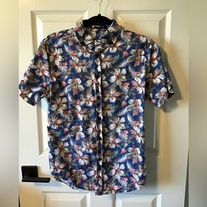 Men s Allegra K Hawaiian style  button down shirt size 38 fits like a small